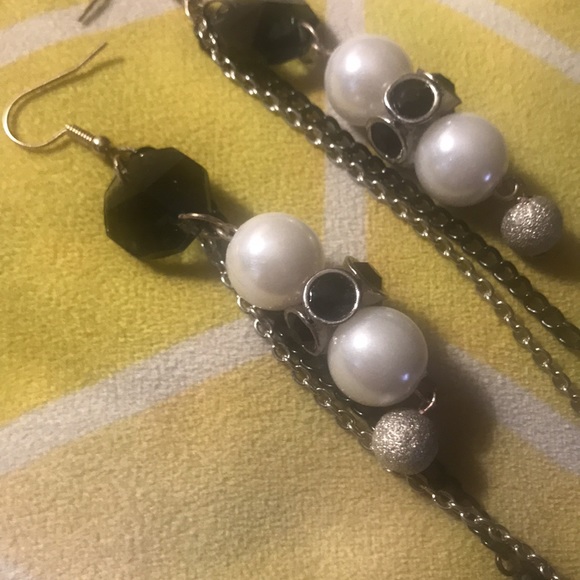love, Savvy Handcrafted Black Crystal, Pearl and Beaded Dangle Earrings - Picture 2 of 4